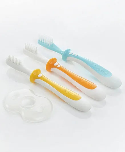Training 3-Stage Toothbrush Set image 1