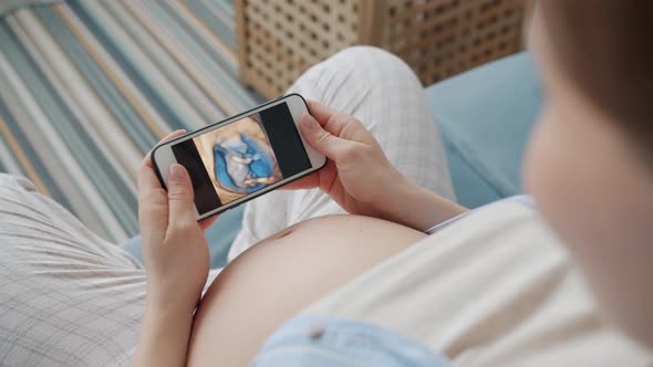 Moms & Maternity